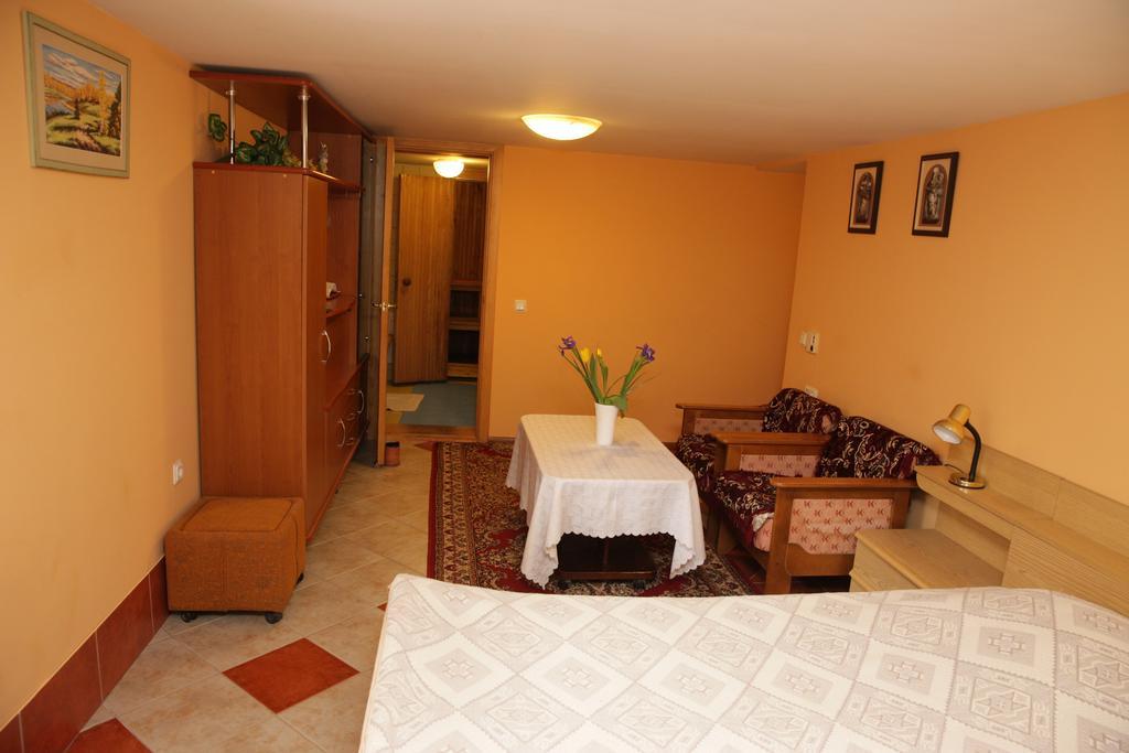 Guest House Linas 阿利图斯 外观 照片